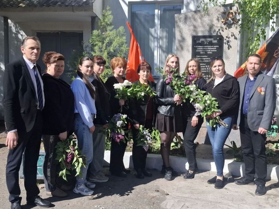 По случаю празднования Дня Победы в Мелитопольском вагонном депо прошли памятные мероприятия По случаю празднования Дня Победы в Мелитопольском вагонном депо прошли памятные мероприятия