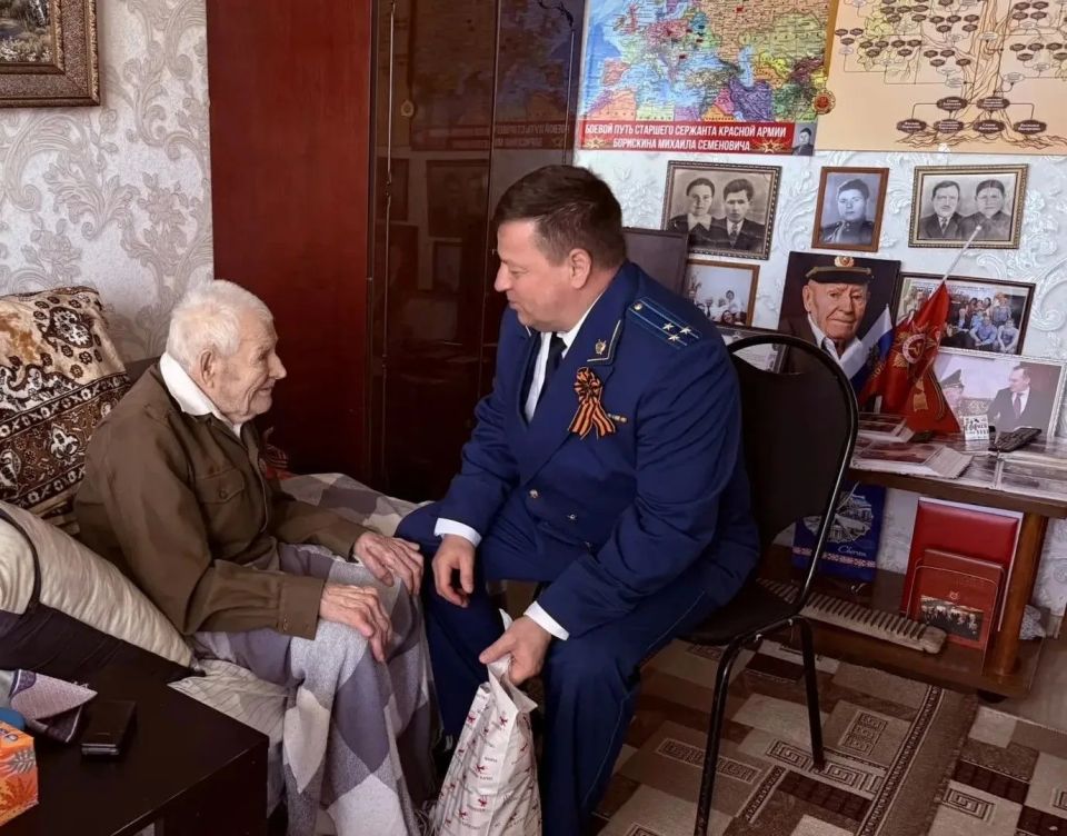РУКОВОДИТЕЛИ ПРОКУРАТУРЫ РЕСПУБЛИКИ ПОЗДРАВИЛИ ВЕТЕРАНОВ ВЕЛИКОЙ ОТЕЧЕСТВЕННОЙ ВОЙНЫ С ПРИБЛИЖАЮЩЕЙСЯ 81-Й ГОДОВЩИНОЙ ПОБЕДЫ РУКОВОДИТЕЛИ ПРОКУРАТУРЫ РЕСПУБЛИКИ ПОЗДРАВИЛИ ВЕТЕРАНОВ ВЕЛИКОЙ ОТЕЧЕСТВЕННОЙ ВОЙНЫ С ПРИБЛИЖАЮЩЕЙСЯ 81-Й ГОДОВЩИНОЙ ПОБЕДЫ