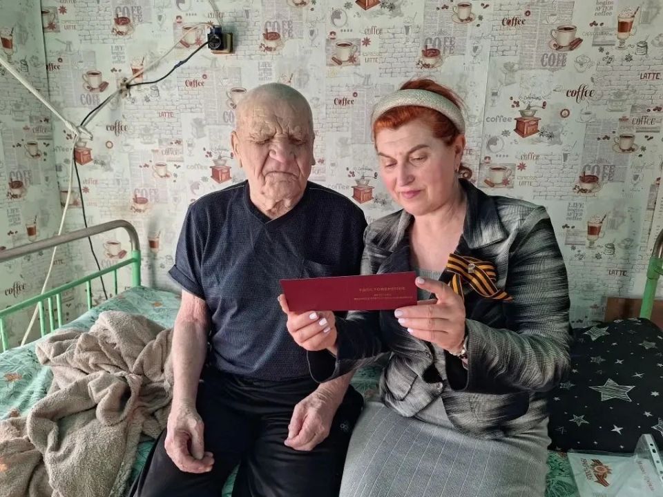 В преддверии 81-й годовщины Великой Победы в селе Новосеменовка продолжаются трогательные мероприятия по чествованию ветеранов войны и самоотверженных тружеников тыла В преддверии 81-й годовщины Великой Победы в селе Новосеменовка продолжаются трогательные мероприятия по чествованию ветеранов войны и самоотверженных тружеников тыла