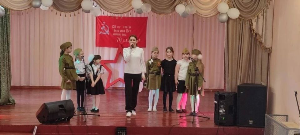 В преддверии Дня Победы в с. Геническая Горка прошел праздничный концерт «Великий День Победы» В преддверии Дня Победы в с. Геническая Горка прошел праздничный концерт «Великий День Победы»