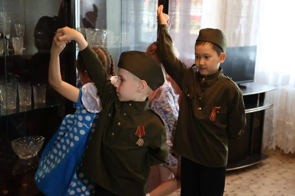 Накануне Дня Победы Единая Россия проводит патриотические акции по всей стране Накануне Дня Победы Единая Россия проводит патриотические акции по всей стране