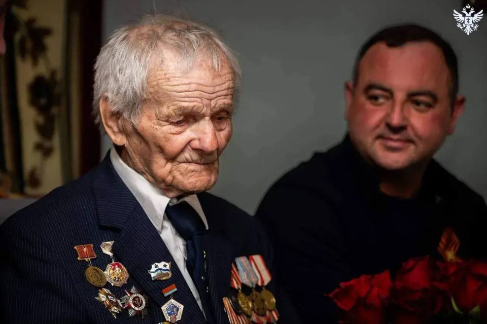 В День победы Владимир Сальдо посетил ветерана Великой Отечественной войны В День победы Владимир Сальдо посетил ветерана Великой Отечественной войны