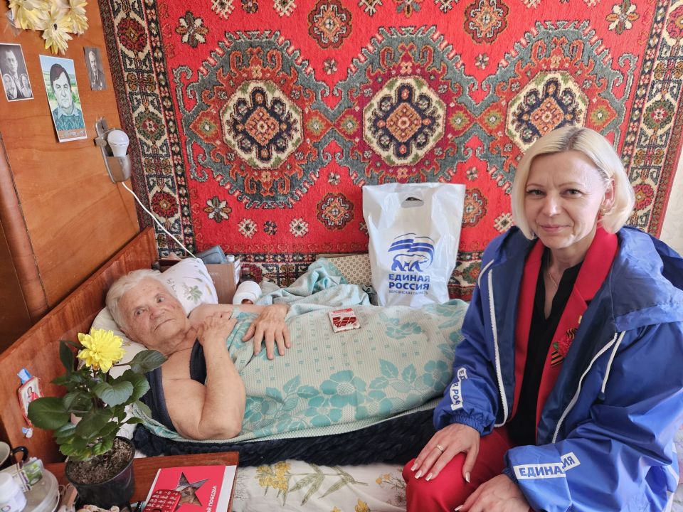 Поздравили ветерана с Днём Победы! Поздравили ветерана с Днём Победы!