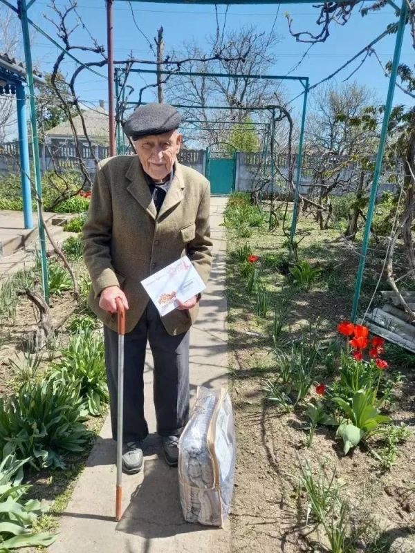 В преддверии Дня Великой Победы депутаты Совета депутатов Сергей Гуртовой, Павел Афоников и Любовь Ворох провели выездные поздравления тружеников тыла 1930–1934 годов рождения В преддверии Дня Великой Победы депутаты Совета депутатов Сергей Гуртовой, Павел Афоников и Любовь Ворох провели выездные поздравления тружеников тыла 1930–1934 годов рождения