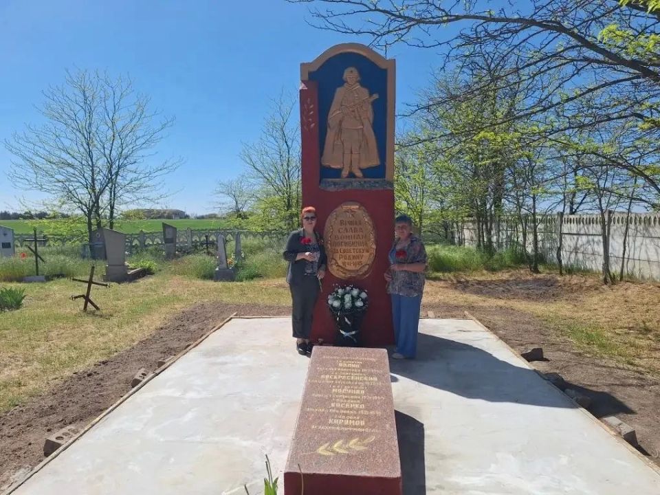 В Новосеменовке, Благодатном и Любимовке почтили память героев В Новосеменовке, Благодатном и Любимовке почтили память героев