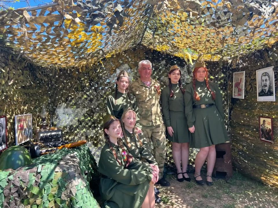 В Геническе почтили память павших и развернули интерактивную зону с охолощенным оружием В Геническе почтили память павших и развернули интерактивную зону с охолощенным оружием