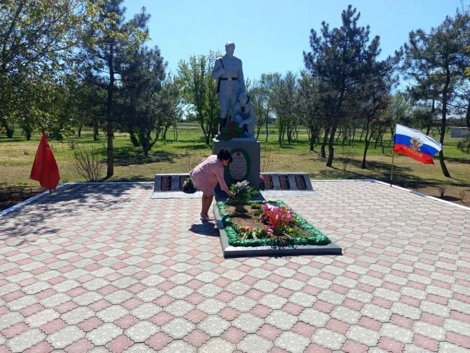 Память, объединяющая поколения: в Каланчакском округе почтили подвиг героев Великой Отечественной войны Память, объединяющая поколения: в Каланчакском округе почтили подвиг героев Великой Отечественной войны
