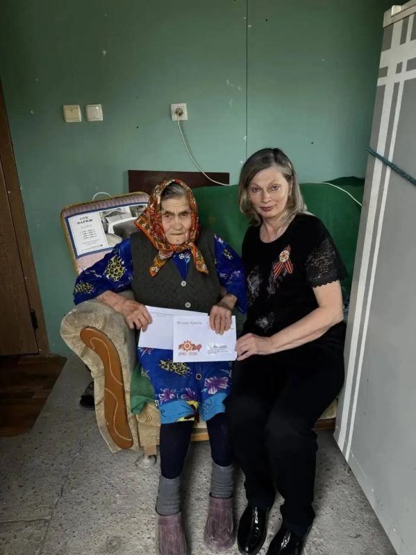 В преддверии Дня Великой Победы депутаты Совета депутатов Сергей Гуртовой, Павел Афоников и Любовь Ворох провели выездные поздравления тружеников тыла 1930–1934 годов рождения В преддверии Дня Великой Победы депутаты Совета депутатов Сергей Гуртовой, Павел Афоников и Любовь Ворох провели выездные поздравления тружеников тыла 1930–1934 годов рождения