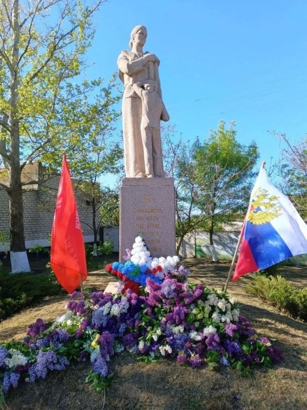 Память, объединяющая поколения: в Каланчакском округе почтили подвиг героев Великой Отечественной войны Память, объединяющая поколения: в Каланчакском округе почтили подвиг героев Великой Отечественной войны