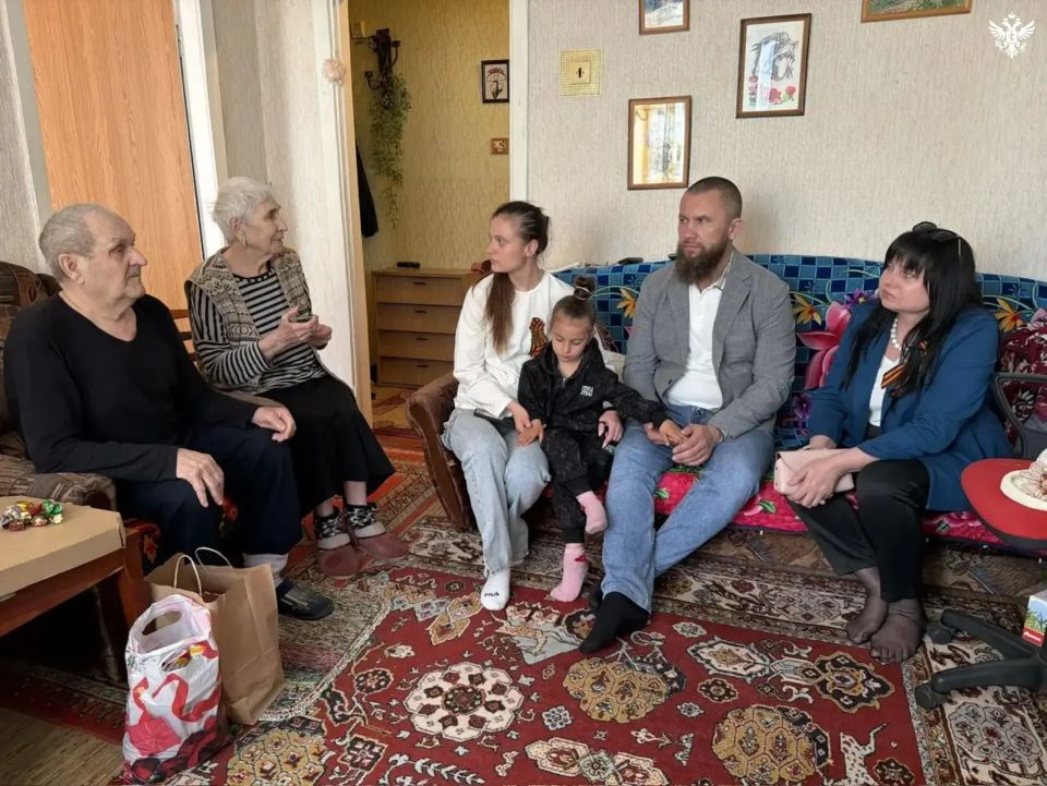 Татьяна Кузьмич совместно с финалистом проекта «Герои Херсонщины» поздравила детей и ветеранов войны в Аскании-Нова и взяла на контроль решение их бытовых проблем Татьяна Кузьмич совместно с финалистом проекта «Герои Херсонщины» поздравила детей и ветеранов войны в Аскании-Нова и взяла на контроль решение их бытовых проблем