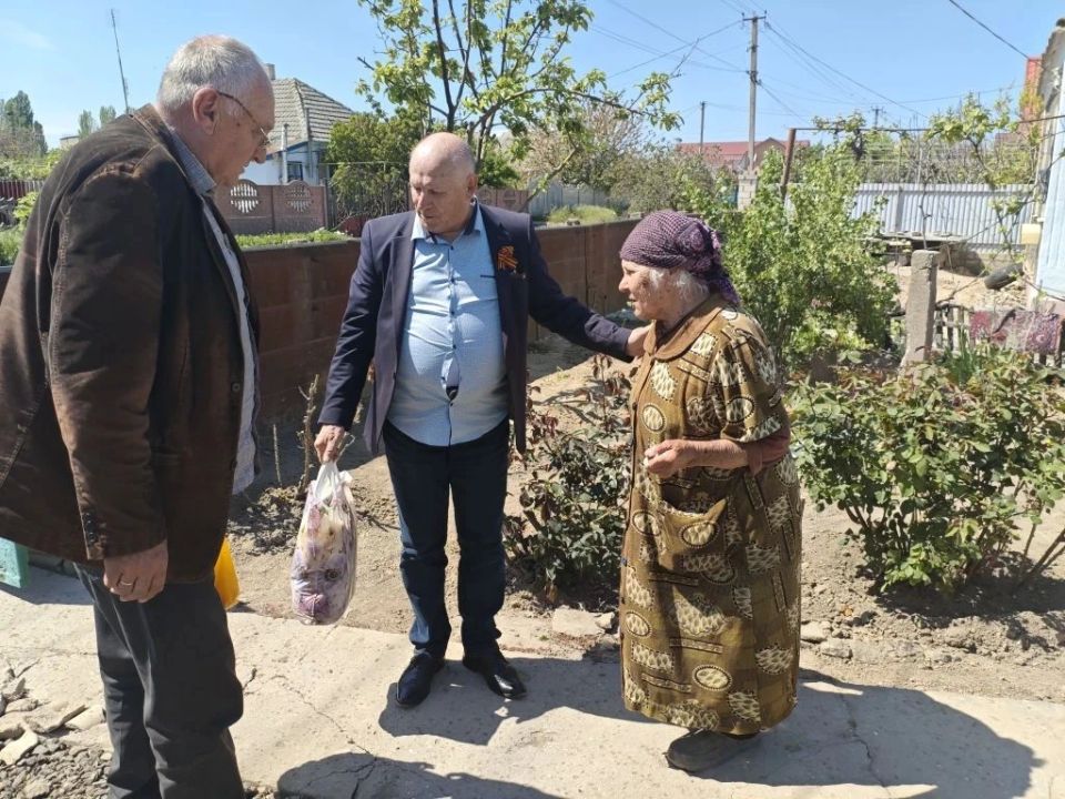 Предприниматели Каланчакского округа поздравили ветеранов с Днём Победы Предприниматели Каланчакского округа поздравили ветеранов с Днём Победы