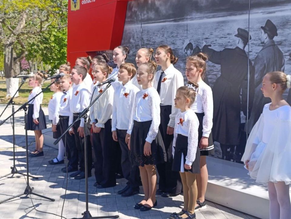 9 мая в Геническом парке культуры и отдыха состоялась торжественная встреча, посвященная 81-й годовщине Великой Победы 9 мая в Геническом парке культуры и отдыха состоялась торжественная встреча, посвященная 81-й годовщине Великой Победы