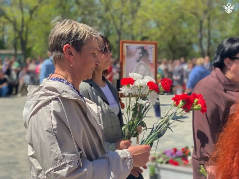 В Геническе почтили память павших и развернули интерактивную зону с охолощенным оружием В Геническе почтили память павших и развернули интерактивную зону с охолощенным оружием