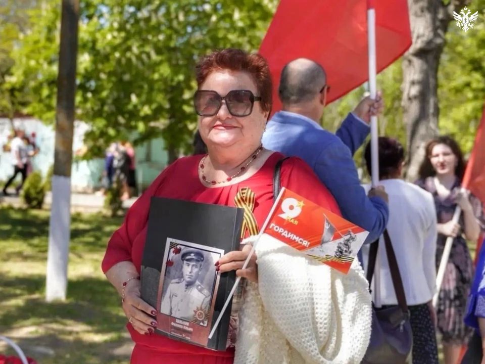 В Геническе почтили память павших и развернули интерактивную зону с охолощенным оружием В Геническе почтили память павших и развернули интерактивную зону с охолощенным оружием