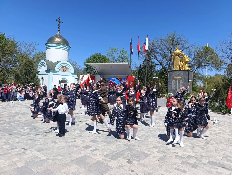 9 мая в Геническом парке культуры и отдыха состоялась торжественная встреча, посвященная 81-й годовщине Великой Победы 9 мая в Геническом парке культуры и отдыха состоялась торжественная встреча, посвященная 81-й годовщине Великой Победы