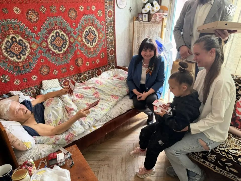 Татьяна Кузьмич совместно с финалистом проекта «Герои Херсонщины» поздравила детей и ветеранов войны в Аскании-Нова и взяла на контроль решение их бытовых проблем Татьяна Кузьмич совместно с финалистом проекта «Герои Херсонщины» поздравила детей и ветеранов войны в Аскании-Нова и взяла на контроль решение их бытовых проблем