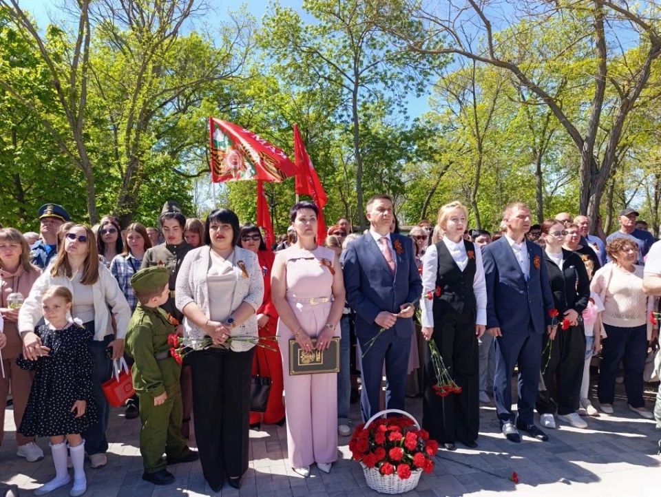 9 мая в Геническом парке культуры и отдыха состоялась торжественная встреча, посвященная 81-й годовщине Великой Победы 9 мая в Геническом парке культуры и отдыха состоялась торжественная встреча, посвященная 81-й годовщине Великой Победы
