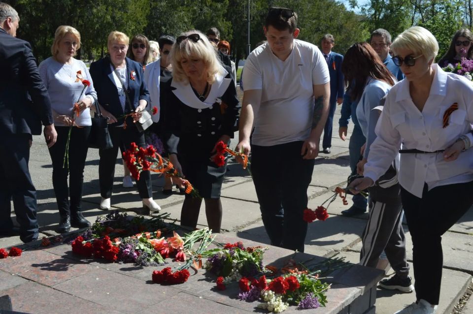 Надежда Бабешко: В Ивановке состоялось возложение цветов к вечному огню у мемориала, посвящённого погибшим в годы Великой Отечественной войны воинам - уроженцам Ивановки Надежда Бабешко: В Ивановке состоялось возложение цветов к вечному огню у мемориала, посвящённого погибшим в годы Великой Отечественной войны воинам - уроженцам Ивановки