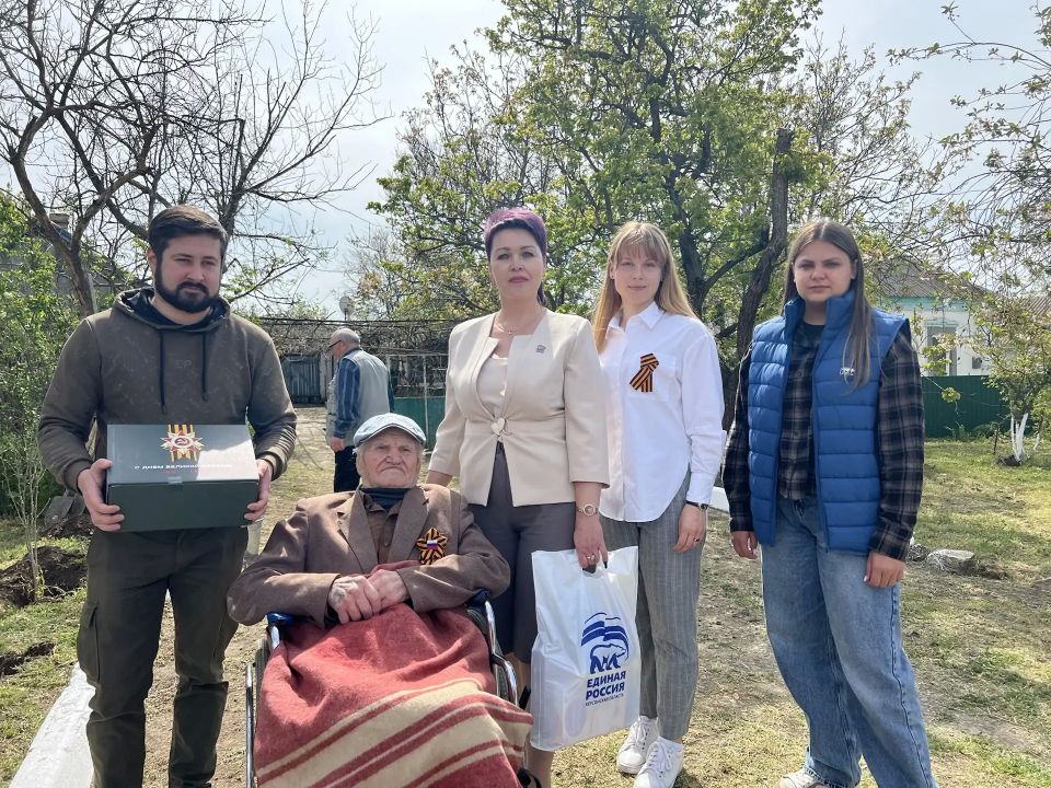 10 кустов гибискуса как символ заботы: акция «Палисадник Победы» в Новогригоровке 10 кустов гибискуса как символ заботы: акция «Палисадник Победы» в Новогригоровке