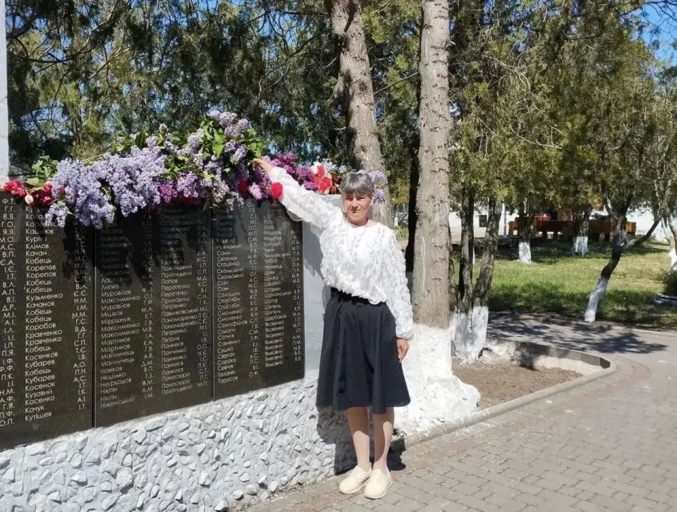 В Новосеменовке, Благодатном и Любимовке почтили память героев В Новосеменовке, Благодатном и Любимовке почтили память героев