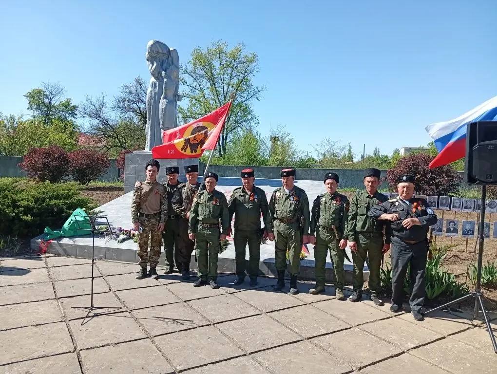 Память живёт в наших сердцах Память живёт в наших сердцах