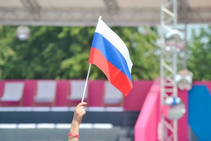 Российские беспилотники установили флаги в Херсоне и его окрестностях к 9 Мая