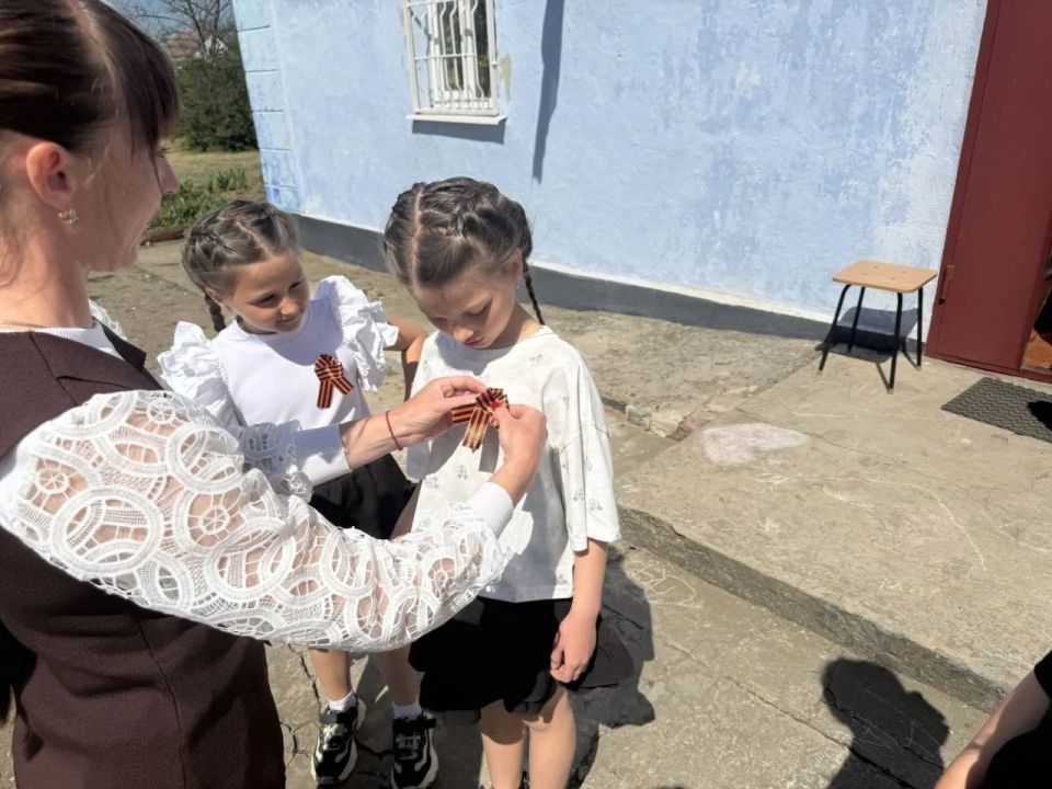 В Костогрызово прошла Всероссийская акция «Георгиевская ленточка» В Костогрызово прошла Всероссийская акция «Георгиевская ленточка»