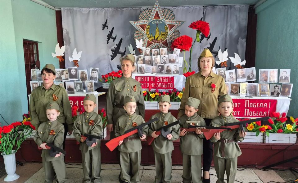 В Приморском Скадовского округа почтили память героев В Приморском Скадовского округа почтили память героев