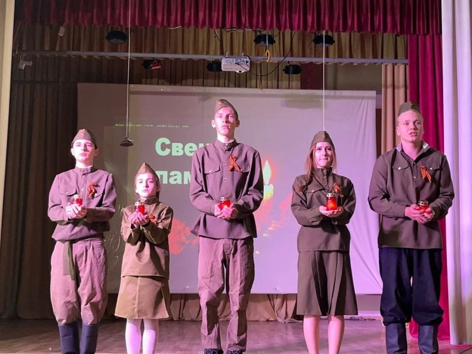 В Любимовском Доме Культуры для жителей посёлка состоялся праздничный театрализованный спектакль «Победа одна на всех!» посвященный Дню Победы советского народа в Великой Отечественной войне 1941-1945 годов В Любимовском Доме Культуры для жителей посёлка состоялся праздничный театрализованный спектакль «Победа одна на всех!» посвященный Дню Победы советского народа в Великой Отечественной войне 1941-1945 годов