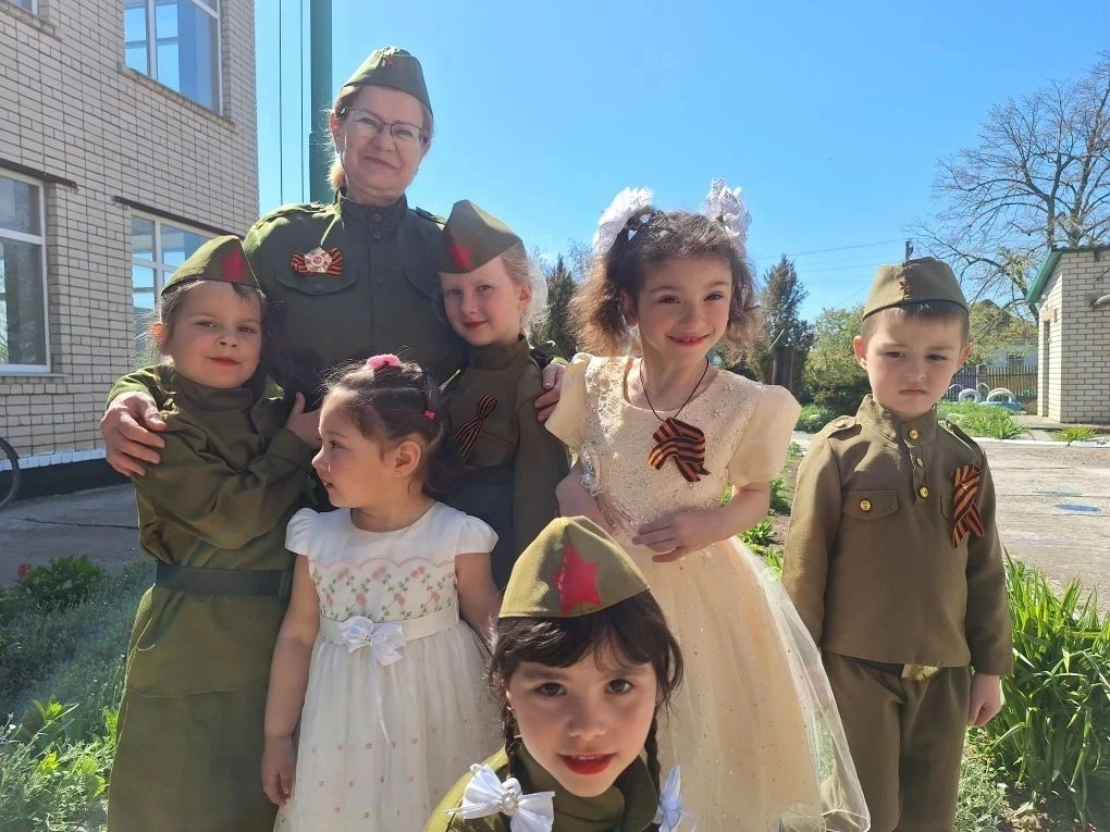 Память вечно жива: в детском саду Скадовского округа прошёл утренник ко Дню Победы Память вечно жива: в детском саду Скадовского округа прошёл утренник ко Дню Победы