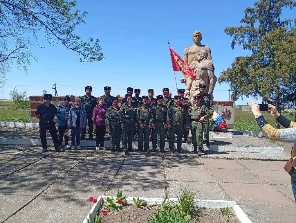 Память живёт в наших сердцах Память живёт в наших сердцах