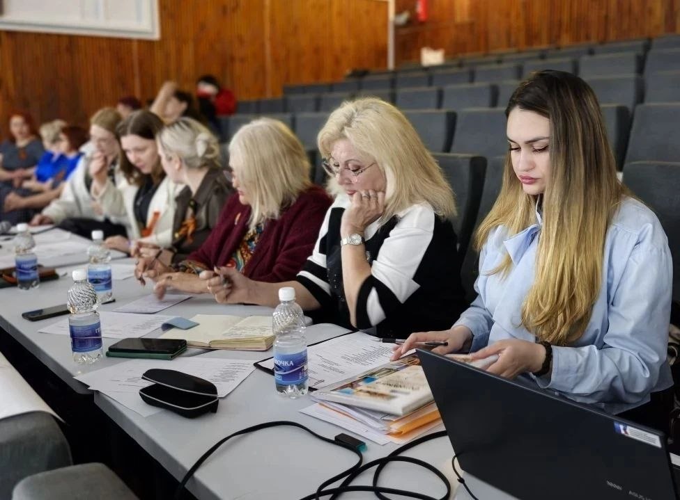 Браво, «Маячаночка»! Ансамбль из Алешкинского округа выступил на галаконцерте в Геническе Браво, «Маячаночка»! Ансамбль из Алешкинского округа выступил на галаконцерте в Геническе