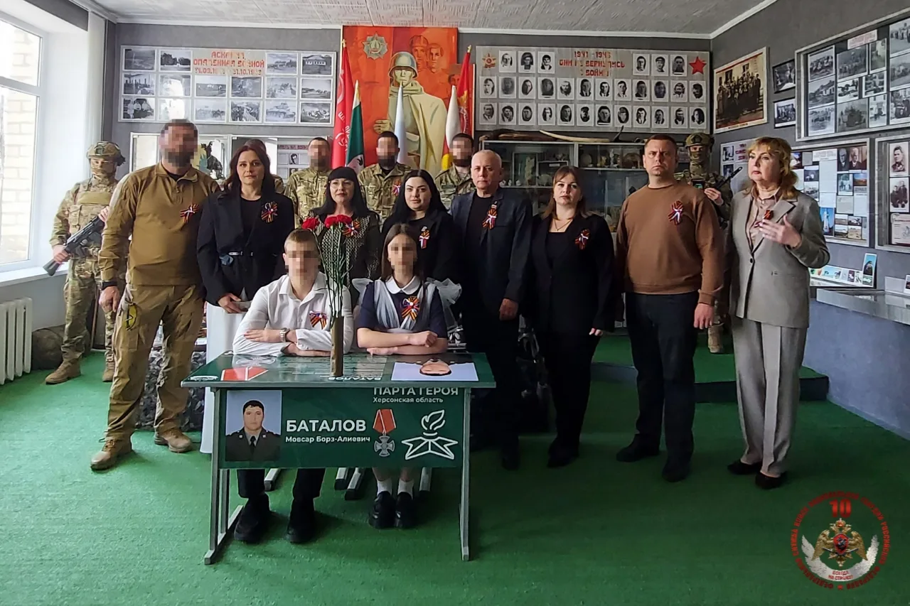В Херсонской области открыли «Парту Героя» в память о погибшем офицере Росгвардии майоре Мовсаре Баталове