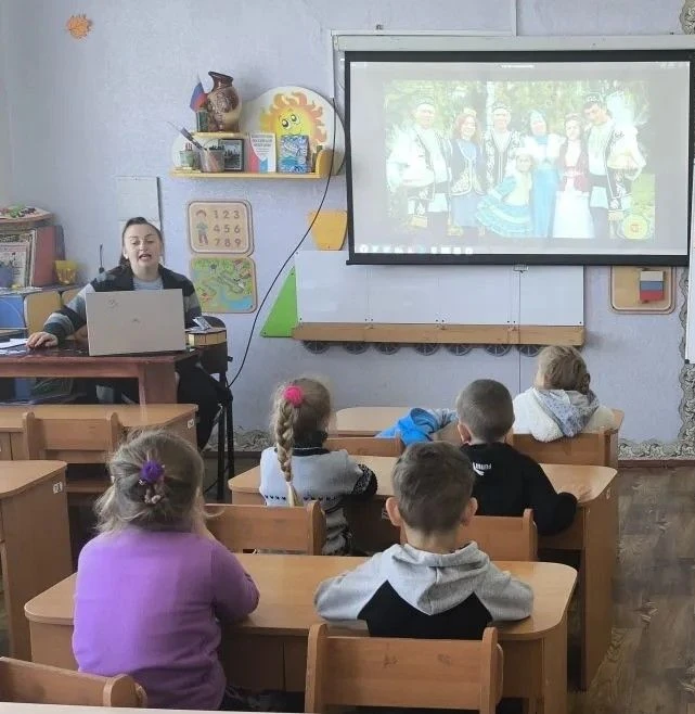 ДЕТСКИЙ САД „РАСТИШКА“ ВЕЛИКОЛЕПЕТИХСКОГО ОКРУГА УЧАСТВУЕТ В МЕРОПРИЯТИЯХ ГОДА ЕДИНСТВА НАРОДОВ ДЕТСКИЙ САД „РАСТИШКА“ ВЕЛИКОЛЕПЕТИХСКОГО ОКРУГА УЧАСТВУЕТ В МЕРОПРИЯТИЯХ ГОДА ЕДИНСТВА НАРОДОВ