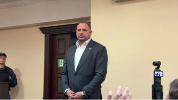 В Киеве на два месяца арестовали бывшего главу офиса Зеленского