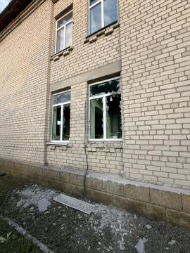 В результате атак ВСУ повреждены здание сельской администрации в селе Ольгино и частный дом в Горностаевке