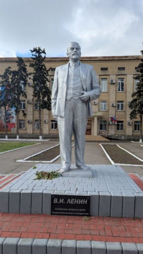 "Доброе утро, товарищи!" - говорит вам Ленин из Геническа