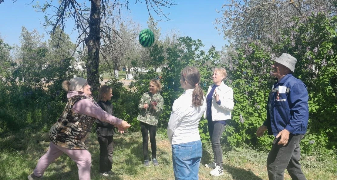 Богдановский сельский клуб провел для ребят неделю подвижных игр на свежем воздухе под девизом "Мы за ЗОЖ!" Богдановский сельский клуб провел для ребят неделю подвижных игр на свежем воздухе под девизом "Мы за ЗОЖ!"