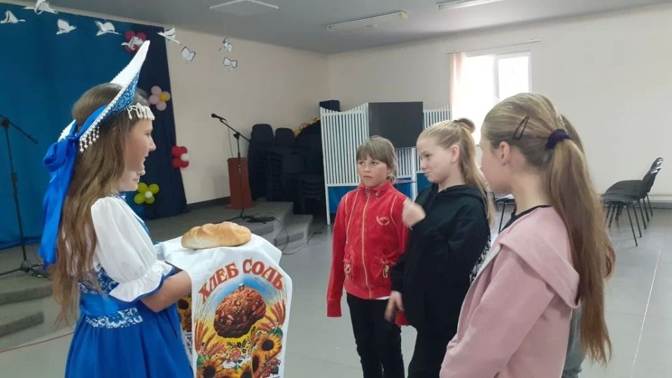 В Красном Скадовского округа прошёл познавательный час «Путешествие в страну: хороша кухня русская» В Красном Скадовского округа прошёл познавательный час «Путешествие в страну: хороша кухня русская»