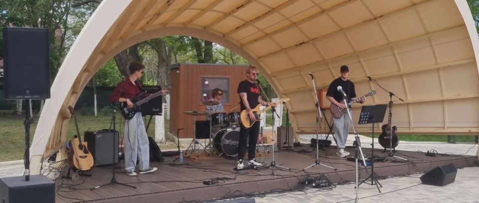 В Геническе провели первый муниципальный этап «Семейной Зарницы» В Геническе провели первый муниципальный этап «Семейной Зарницы»