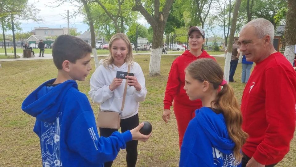В Геническе провели первый муниципальный этап «Семейной Зарницы» В Геническе провели первый муниципальный этап «Семейной Зарницы»