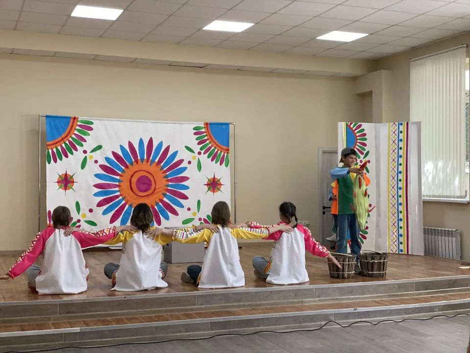 На базе Скадовского Центра культуры и досуга состоялся показ постановки «По щучьему велению» детской студии «Апельсин» На базе Скадовского Центра культуры и досуга состоялся показ постановки «По щучьему велению» детской студии «Апельсин»