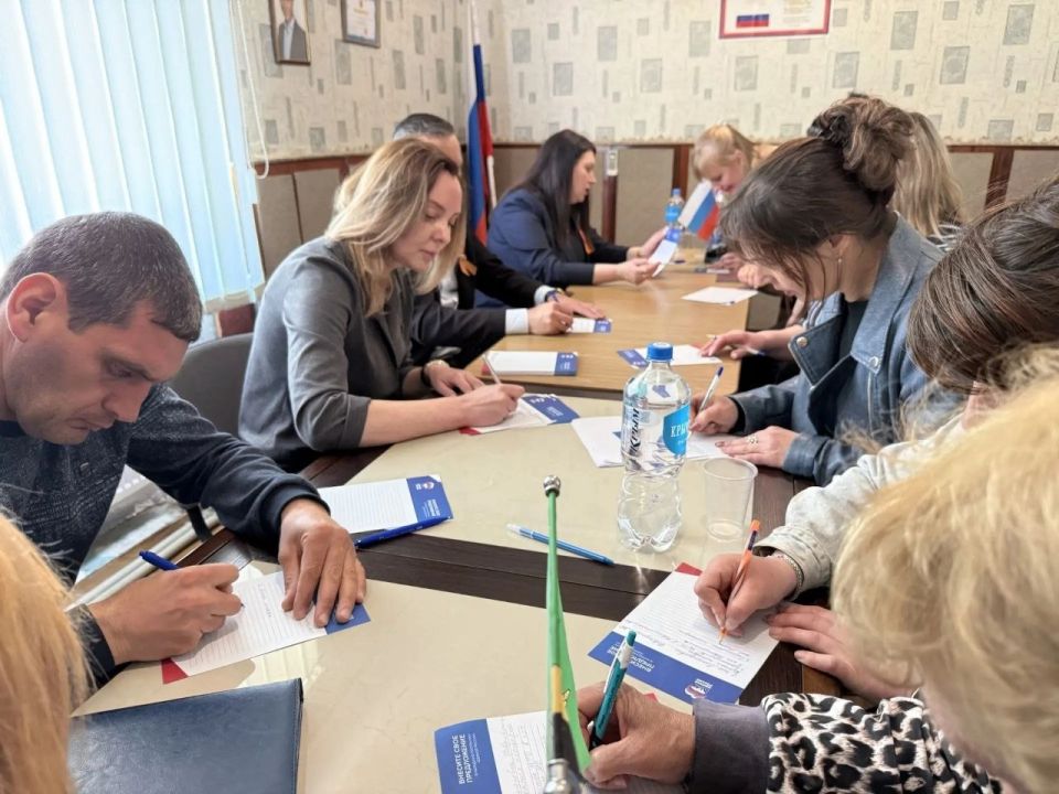 Ольга Осипенко: Приняла участие в работе над формированием новой Народной программы «Единой России» в Александровке Новотроицкого округа Ольга Осипенко: Приняла участие в работе над формированием новой Народной программы «Единой России» в Александровке Новотроицкого округа