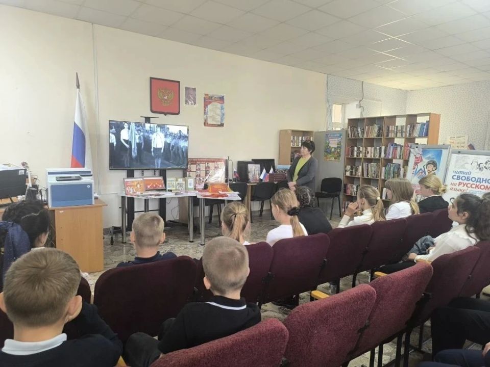 «Будь готов! Всегда готов!»: в Счастливцевской библиотеке вспомнили пионерское детство «Будь готов! Всегда готов!»: в Счастливцевской библиотеке вспомнили пионерское детство