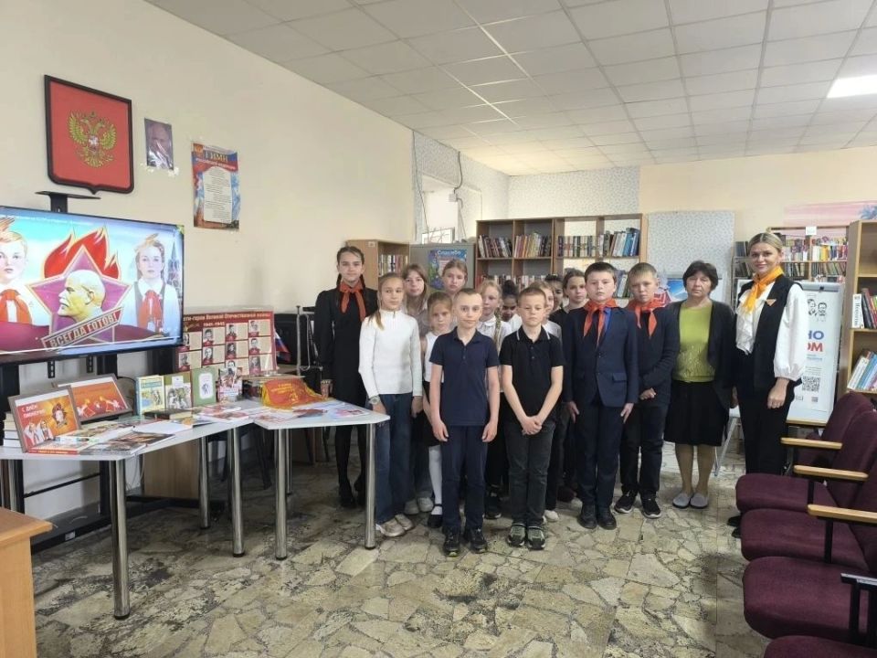 «Будь готов! Всегда готов!»: в Счастливцевской библиотеке вспомнили пионерское детство «Будь готов! Всегда готов!»: в Счастливцевской библиотеке вспомнили пионерское детство