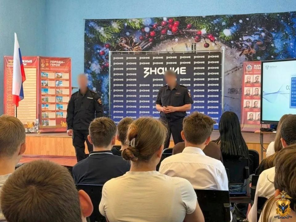 В Херсонской области полицейские проводят цикл мероприятий в рамках акции «Защитники Отечества» В Херсонской области полицейские проводят цикл мероприятий в рамках акции «Защитники Отечества»