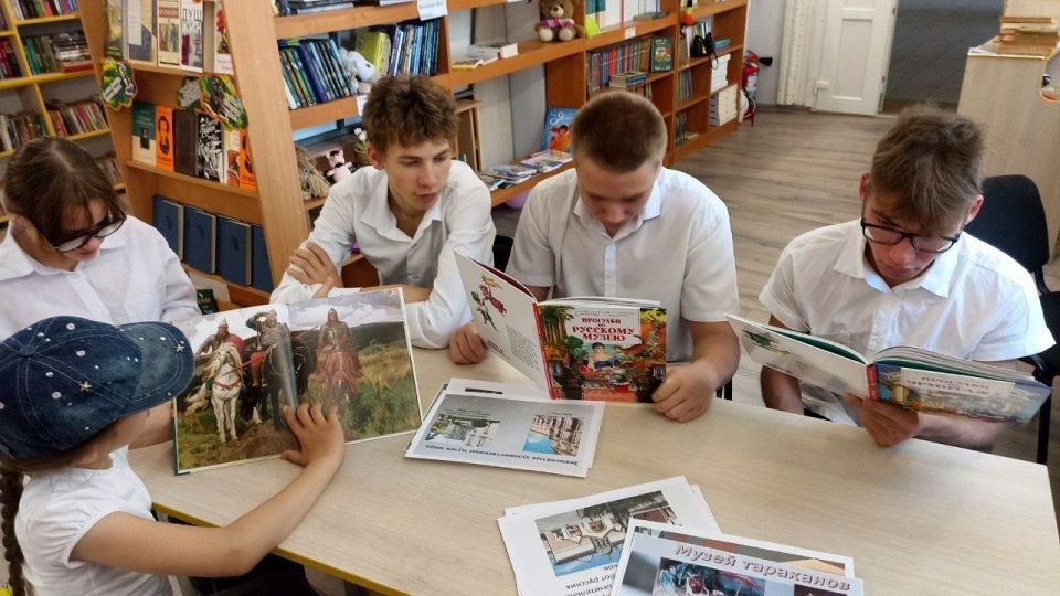 Посетители Любимовской библиотеки отправились в виртуальную экскурсию «Путешествие по музейным залам» к Международному дню музеев Посетители Любимовской библиотеки отправились в виртуальную экскурсию «Путешествие по музейным залам» к Международному дню музеев
