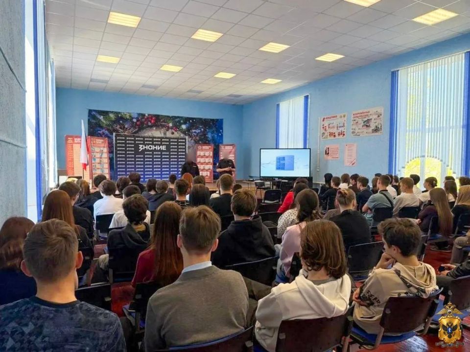 В Херсонской области полицейские проводят цикл мероприятий в рамках акции «Защитники Отечества» В Херсонской области полицейские проводят цикл мероприятий в рамках акции «Защитники Отечества»