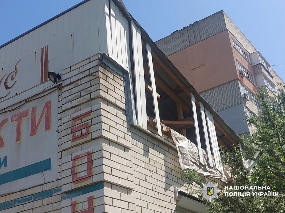 В Прилуках Черниговской области был прилет баллистики по складам «Эпицентра»: 2 человека погибли 21 ранен — ГСЧС В Прилуках Черниговской области был прилет баллистики по складам «Эпицентра»: 2 человека погибли 21 ранен — ГСЧС