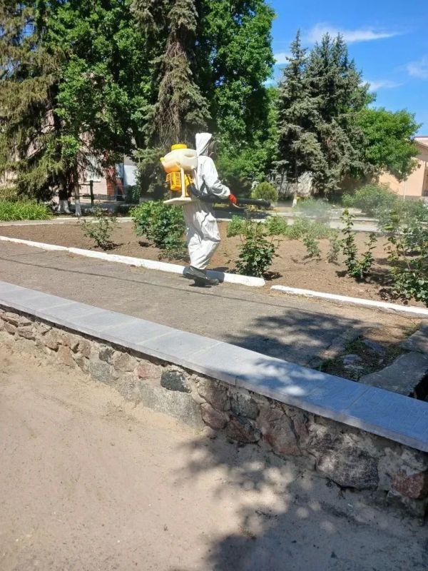 В населённых пунктах Чаплинского муниципального округа проводится акарицидная обработка В населённых пунктах Чаплинского муниципального округа проводится акарицидная обработка